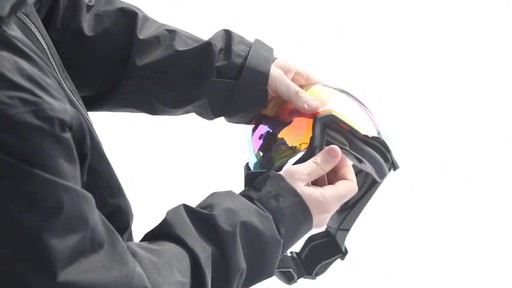 SMITH I/OX Snow Goggles Lens Change - image 6 from the video